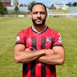 Bruno Valente acerta com o Banbridge Town e mira temporada de protagonismo