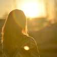 Sol e saúde óssea: o papel da vitamina D, magnésio e cálcio na prevenção da osteoporose