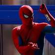Homem-Aranha 4: Tom Holland pilota tanque e encontra fãs em vídeo de bastidores