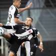 Pênalti em Coutinho foi o primeiro para o Vasco desde março