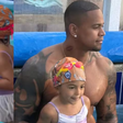 Paizão! Flagra de Léo Santana com a filha na natação impressiona a web