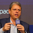 Tarcísio diz que Brasil 'não aguenta mais Lula' e defende 'trocar o piloto' para melhorar o País