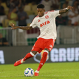 A declaração de Vitão após derrota do Internacional para o Flamengo: "Eles empurraram nossa equipe"