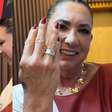 Uau! Mãe de Virginia é pedida em namoro por músico 21 anos mais novo