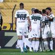 Coritiba bate Novorizontino no fim e dorme na liderança da Série B