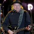 Neil Young abandona o Facebook devido ao uso "inaceitável" de chatbots com crianças pela Meta