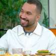 Gil do Vigor se confunde e comete gafe ao vivo!