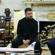 Zelensky usa terno em encontro na Casa Branca após críticas de Trump