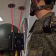 A mais recente tática da Rússia não são drones kamikaze, mas soldados com capacetes com antenas que surpreendem a Ucrânia