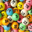 Loteria Powerball chega a R$ 7 bilhões: brasileiros podem apostar online sem enfrentar filas