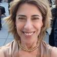 Fernanda Torres homenageia Armani com look de R$ 18 mil em Veneza
