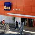 Por que Itaú demitiu cerca de mil funcionários que trabalhavam de casa