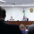 Zanin pergunta quando termina voto de Fux; 'Fico até hora que for preciso', responde ministro