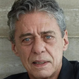 Homem entra com processo para provar que é filho de Chico Buarque e cantor reage