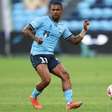Clube australiano anuncia saída de Douglas Costa, ex-Grêmio e Fluminense