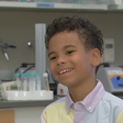 Menino de 9 anos frequenta faculdade e estuda para ser neurocirurgião pediátrico