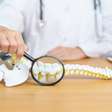 Toda fratura na coluna exige cirurgia? Entenda o assunto