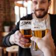 Cerveja: quais são os riscos reais do consumo exagerado para o corpo?