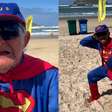 Super-Homem aos 78 anos de idade: conheça aposentado que anima etapa da WSL vestido de herói