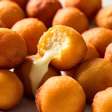 Clássica e irresistível: bolinha de queijo fácil e perfeita