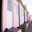 "Cada prego que martelei é uma vitória": casas resilientes livram moradores de enchentes históricas em favela de SP