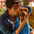 'Caramelo': o filme brasileiro TOP 1 na Netflix com Rafael Vitti que vai te fazer rir, chorar e querer adotar um cachorro