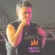 Durante show, Zezé Di Camargo defende anistia aos presos do 8 de janeiro; veja vídeo