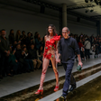 Amir Slama volta ao SPFW e celebra 35 anos de carreira na moda praia