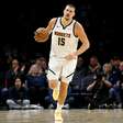 Jokic anota o terceiro triplo-duplo seguido na NBA