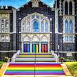 Igreja do Texas colore escadaria com bandeira LGBTQIA+ em protesto contra governo