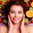 Pele saudável começa na dieta: veja o que incluir e o que tirar do prato