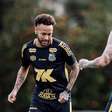 Neymar treina com o elenco, e Santos avança em preparação para o clássico