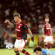 Flamengo toma susto no final, mas vence o Santos no Maracanã