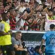 Neymar some, Santos reage no fim, mas Flamengo vence e acirra briga pelo topo do Brasileirão