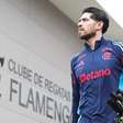 Flamengo pretende valorizar Rossi e estuda aumento