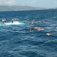 Barco com turistas de cruzeiro afunda no Caribe e deixa dezenas à deriva