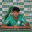 Destaque da base do Palmeiras, meia celebra período no profissional e revela conselhos de Veiga