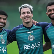Coritiba anuncia mudança nos relacionados em jogo decisivo: "De fora por"