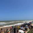 Vento forte desafia surfistas na abertura do QS da WSL em Guarapari (ES)