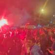 Peruanos, infiltrados e novos ídolos: festa de título do Flamengo invade a madrugada em Lima