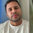 Lucas Guimarães chora após vídeo do irmão agredindo a namorada vazar