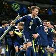 Escócia reencontra Brasil ao voltar à Copa após 28 anos e tem meia indicado à Bola de Ouro