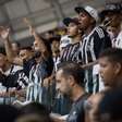 Atlético-MG tem torcedor flagrado em ato racista contra Palmeiras