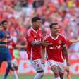 Internacional vence RB Bragantino e confirma permanência na Série A