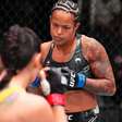 Karine Killer faz luta dura, mas acaba derrotada no UFC 323