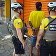 Ciclistas da Brigada Militar prendem ladrão após roubo na Av. Assis Brasil