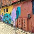 Dois meses, 250 casas: grafiteiros pintam favela inteira na Grande São Paulo
