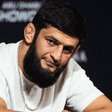 Khamzat Chimaev se irrita e desafia Glover Teixeira no UFC: 'Você tem contrato'