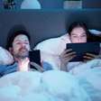 Usar celular antes de dormir aumenta significativamente o risco de insônia, diz estudo