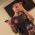 Meia do Tottenham e da Holanda posta foto com camisa do Corinthians